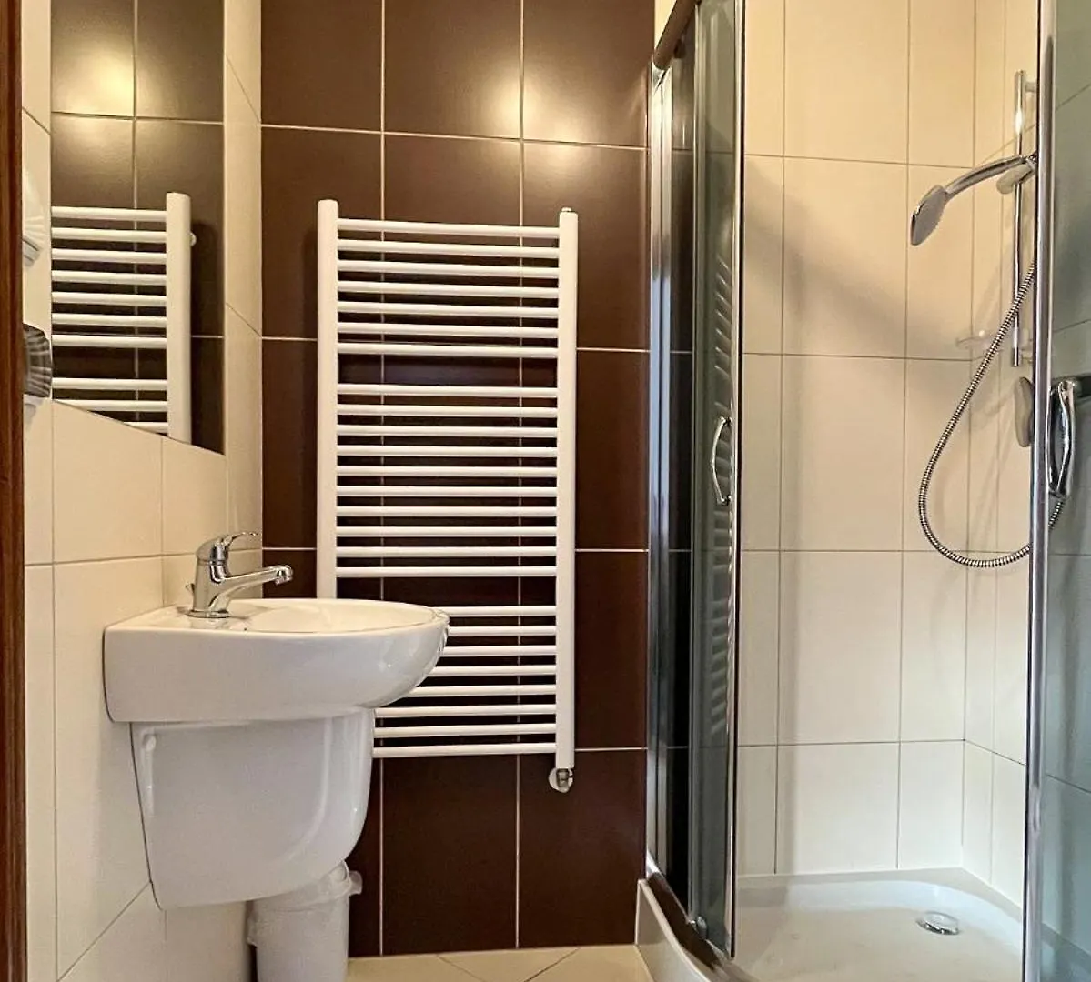 Willa Dzika Roza Szklarska Poreba Homestay